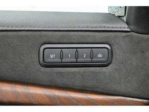 Used 2020 Cadillac Escalade Luxury image 34