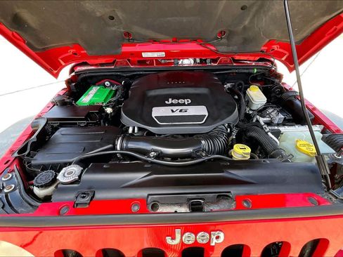 Used 2014 Jeep Wrangler Rubicon w/ Power Convenience Group AWD/4WD image 32