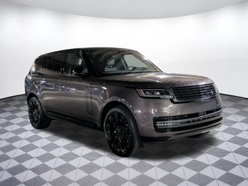 New 2026 Land Rover Range Rover Long Wheelbase SE AWD/4WD image 13