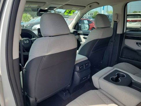 Used 2023 Honda Pilot LX image 13
