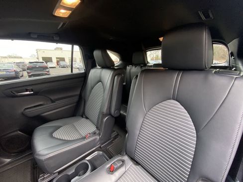 Certified 2025 Toyota Highlander XSE AWD/4WD image 40