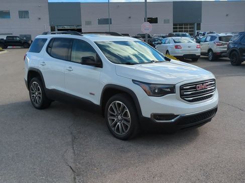 Used 2017 GMC Acadia SLT image 2