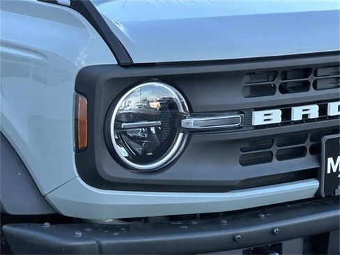 Used 2022 Ford Bronco Black Diamond image 5