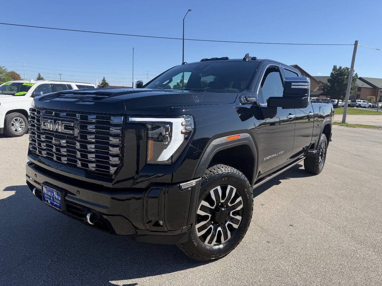 Used 2025 GMC Sierra 2500 Denali Ultimate AWD/4WD image 1