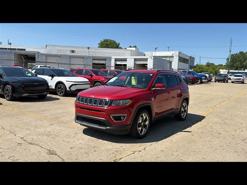 Used 2019 Jeep Compass Limited FWD image 2