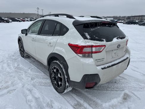 Used 2019 Subaru Crosstrek 2.0i Premium w/ Moonroof Package image 2