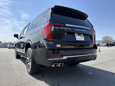 New 2026 GMC Yukon XL Denali w/ Denali Reserve Package image 8
