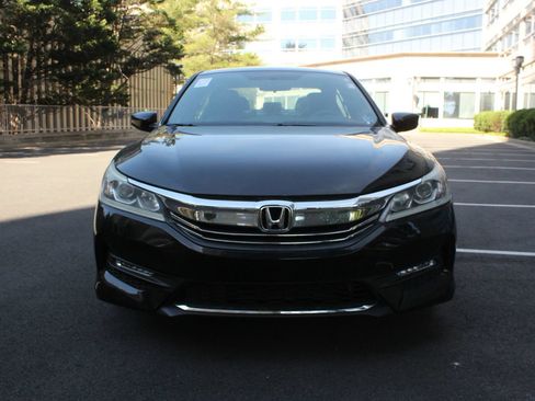 Used 2017 Honda Accord Sport Special Edition image 3