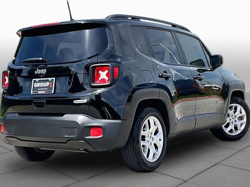 Used 2018 Jeep Renegade Latitude w/ Popular Equipment Group FWD image 13