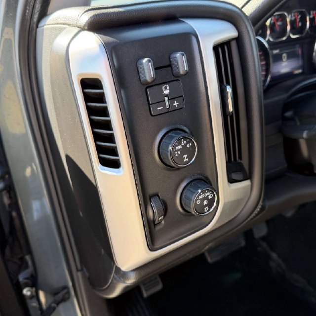 Used 2014 GMC Sierra 1500 SLE w/ SLE Value Package AWD/4WD image 17