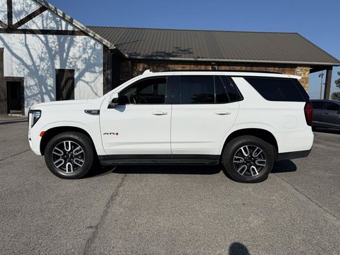 Used 2024 GMC Yukon AT4 w/ Technology Package AWD/4WD image 2