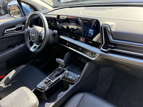 Used 2025 Kia Sportage EX image 26