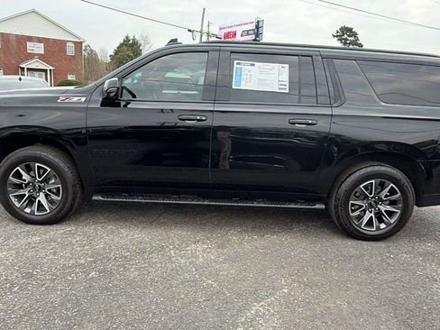 Certified 2024 Chevrolet Suburban Z71 w/ Luxury Package AWD/4WD image 8