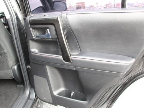 Used 2020 Toyota 4Runner TRD Off-Road AWD/4WD image 28