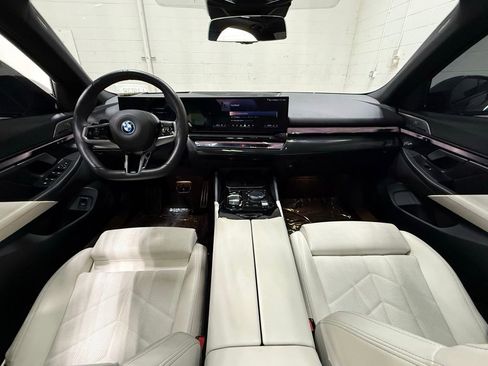 Used 2025 BMW i5 xDrive40 w/ M Sport Package image 44