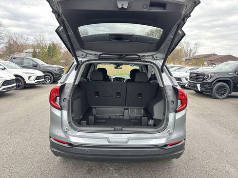 Used 2024 GMC Terrain SLE w/ Driver Convenience Package image 25