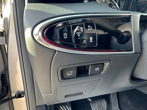 Used 2023 Genesis GV70 2.5T w/ Advanced Package image 7