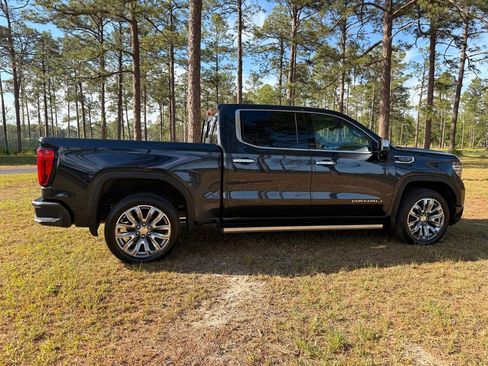 Used 2022 GMC Sierra 1500 Denali w/ Denali Reserve Package AWD/4WD image 12
