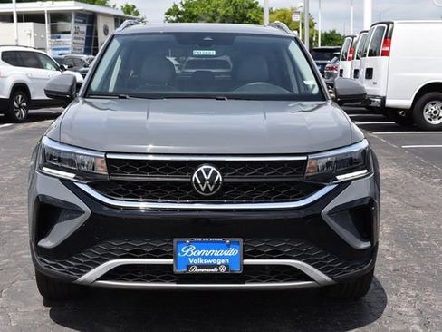 Used 2023 Volkswagen Taos SE w/ Panoramic Sunroof Package AWD/4WD image 4