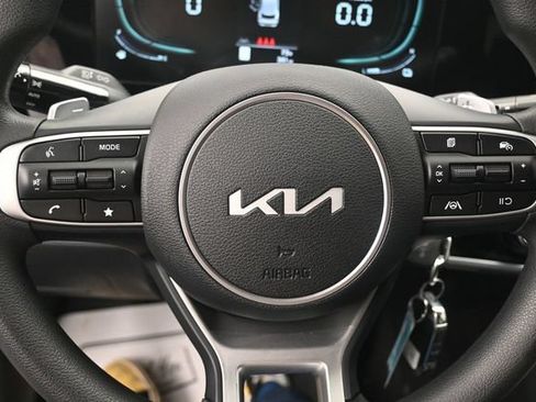 Used 2025 Kia Sportage LX AWD/4WD image 10