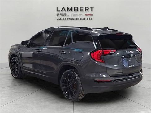 Used 2020 GMC Terrain SLE w/ Driver Convenience Package image 3