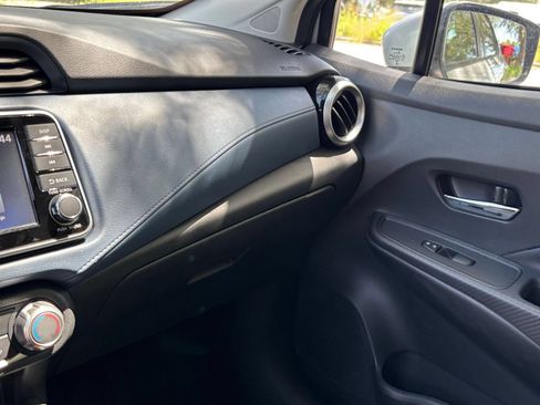 Used 2025 Nissan Versa SV FWD image 28