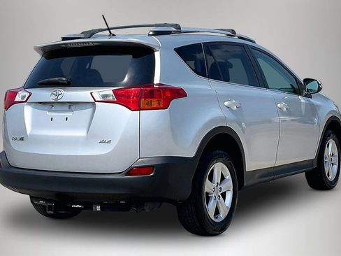 Used 2013 Toyota RAV4 XLE FWD image 5