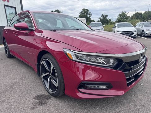 Used 2018 Honda Accord Sport image 5