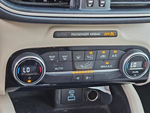 Used 2021 Ford Escape SE w/ Convenience Package FWD image 19