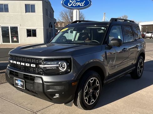 Used 2025 Ford Bronco Sport Outer Banks w/ Outer Banks Tech Package+ AWD/4WD image 1