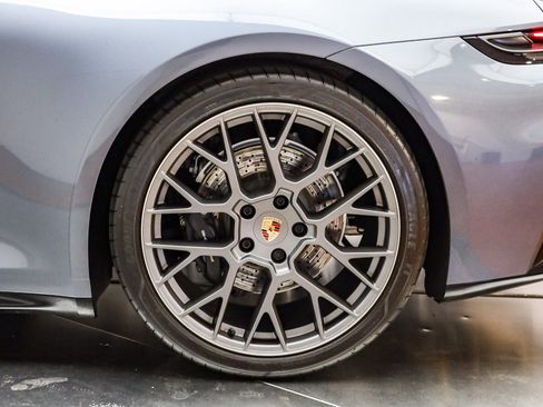 Used 2025 Porsche 911 Carrera image 9