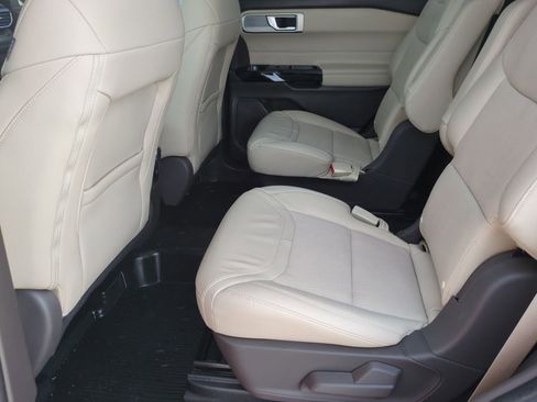 Used 2023 Ford Explorer Platinum w/ Equipment Group 601A image 23