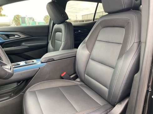 Used 2024 Chevrolet Equinox EV LT image 9