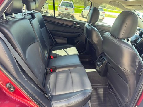 Used 2019 Subaru Outback 2.5i Limited AWD/4WD image 17