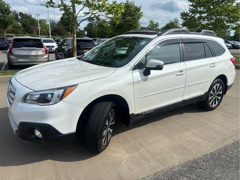 Used 2016 Subaru Outback 2.5i Limited AWD/4WD image 4