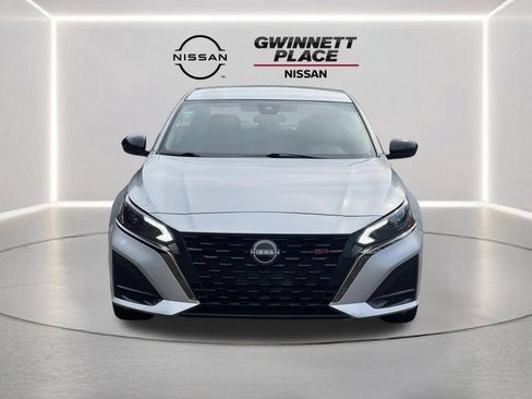 Used 2024 Nissan Altima 2.5 SR FWD image 27