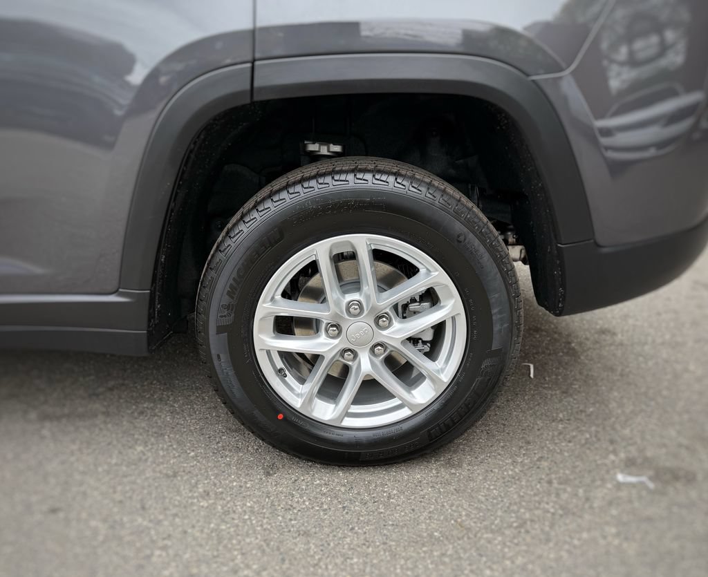 New 2026 Jeep Grand Cherokee 4WD image 16