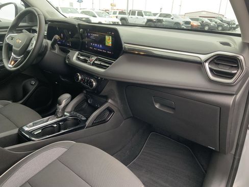 Used 2025 Chevrolet TrailBlazer LT w/ Convenience Package image 58