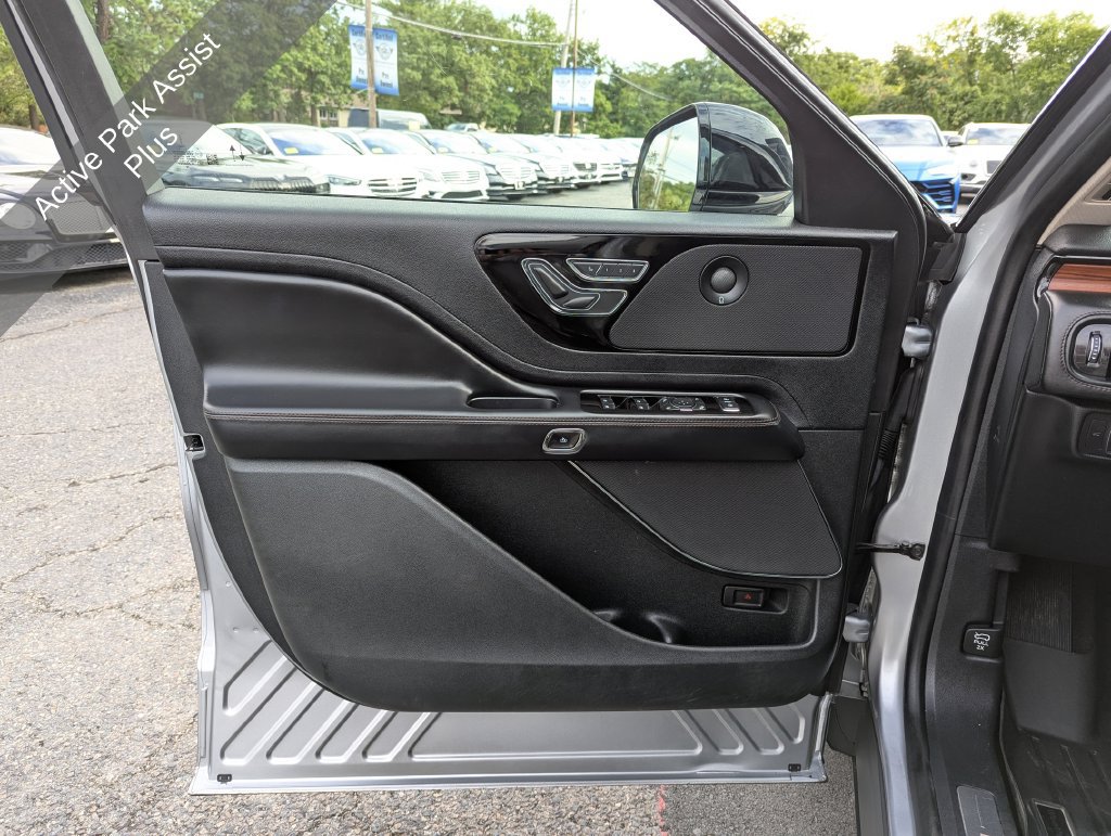 Used 2020 Lincoln Aviator Reserve w/ Equipment Group 201A AWD/4WD image 13
