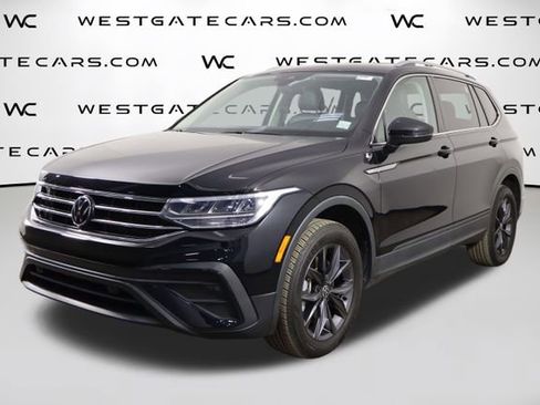 Used 2023 Volkswagen Tiguan SE FWD image 1