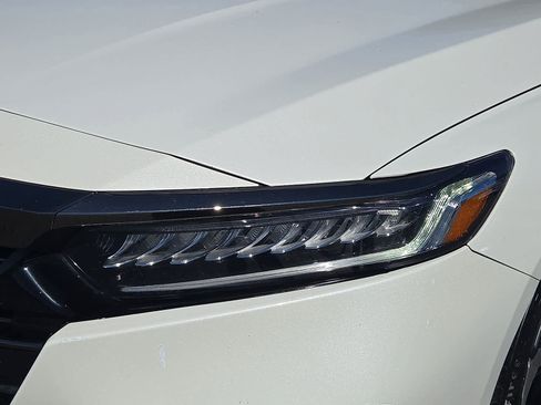 Certified 2022 Honda Accord Sport image 10