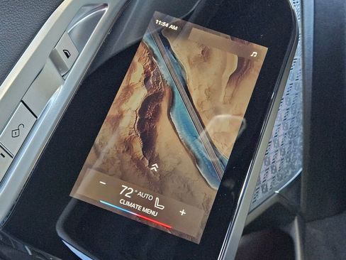 Used 2023 BMW 760i xDrive image 13