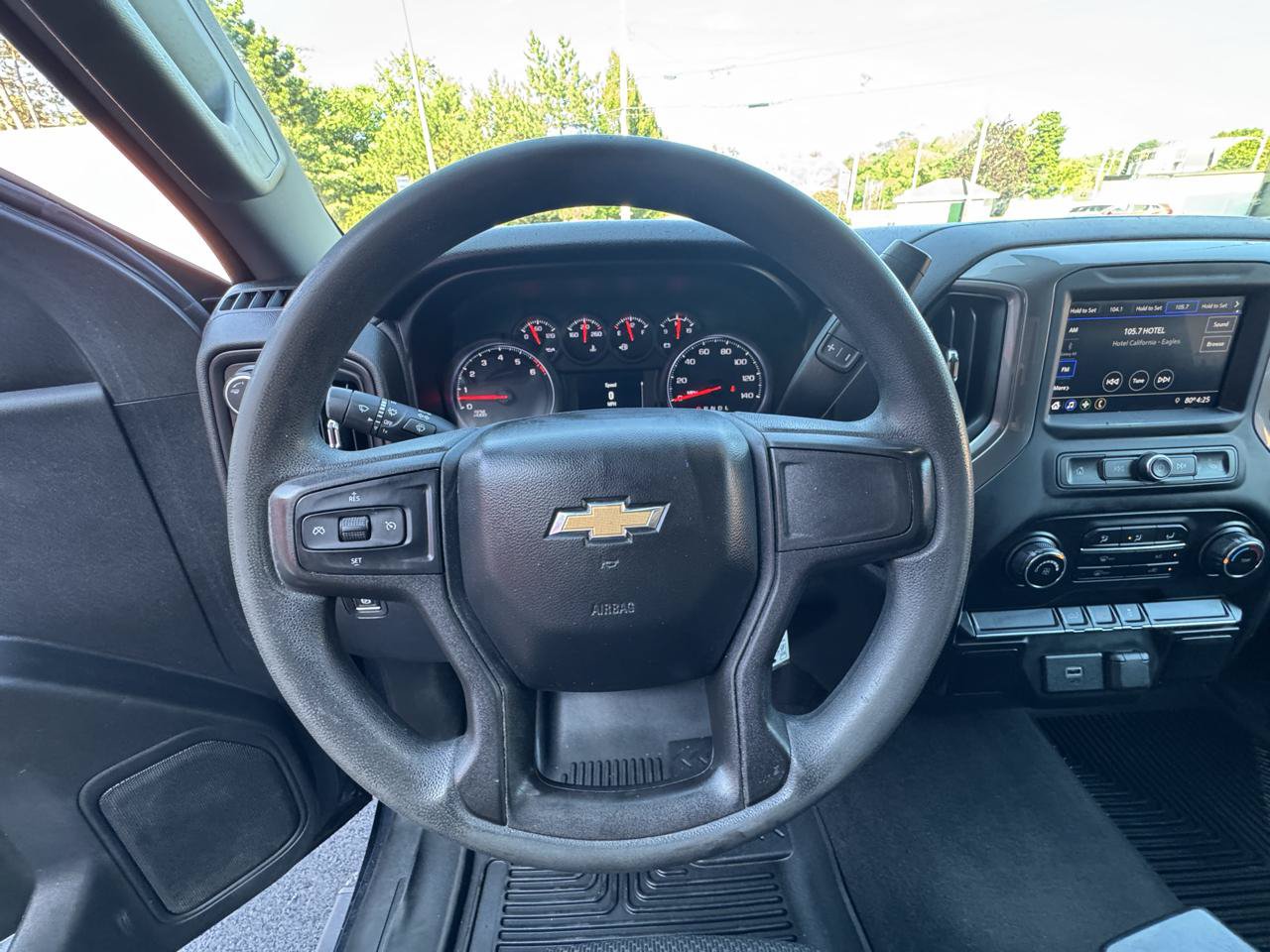 Used 2020 Chevrolet Silverado 1500 Custom w/ Custom Value Package AWD/4WD image 16