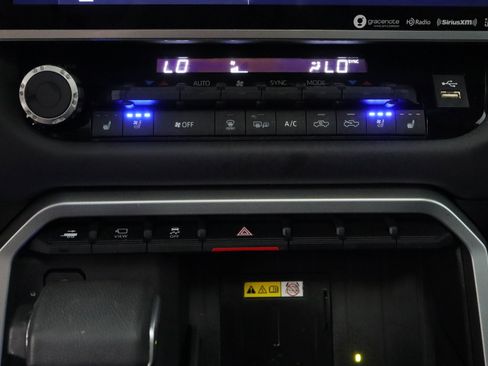 Used 2024 Toyota Tundra Platinum AWD/4WD image 20