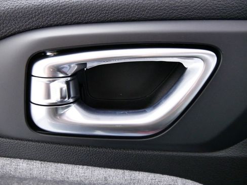 Used 2024 Jeep Compass Latitude image 36