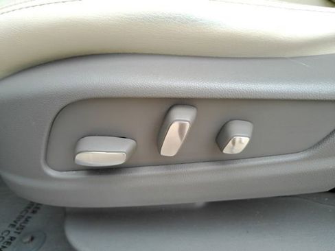 Used 2017 Cadillac XT5 Luxury w/ Driver Awareness Package image 17