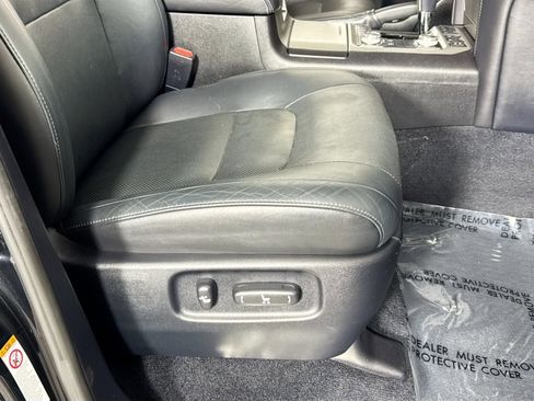 Used 2017 Toyota Land Cruiser image 40