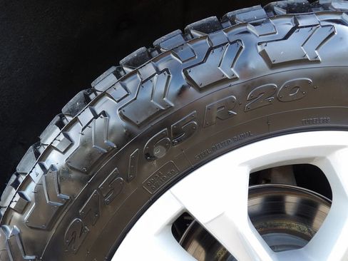 Used 2022 Chevrolet Silverado 1500 LTZ w/ Z71 Off-Road Package image 29