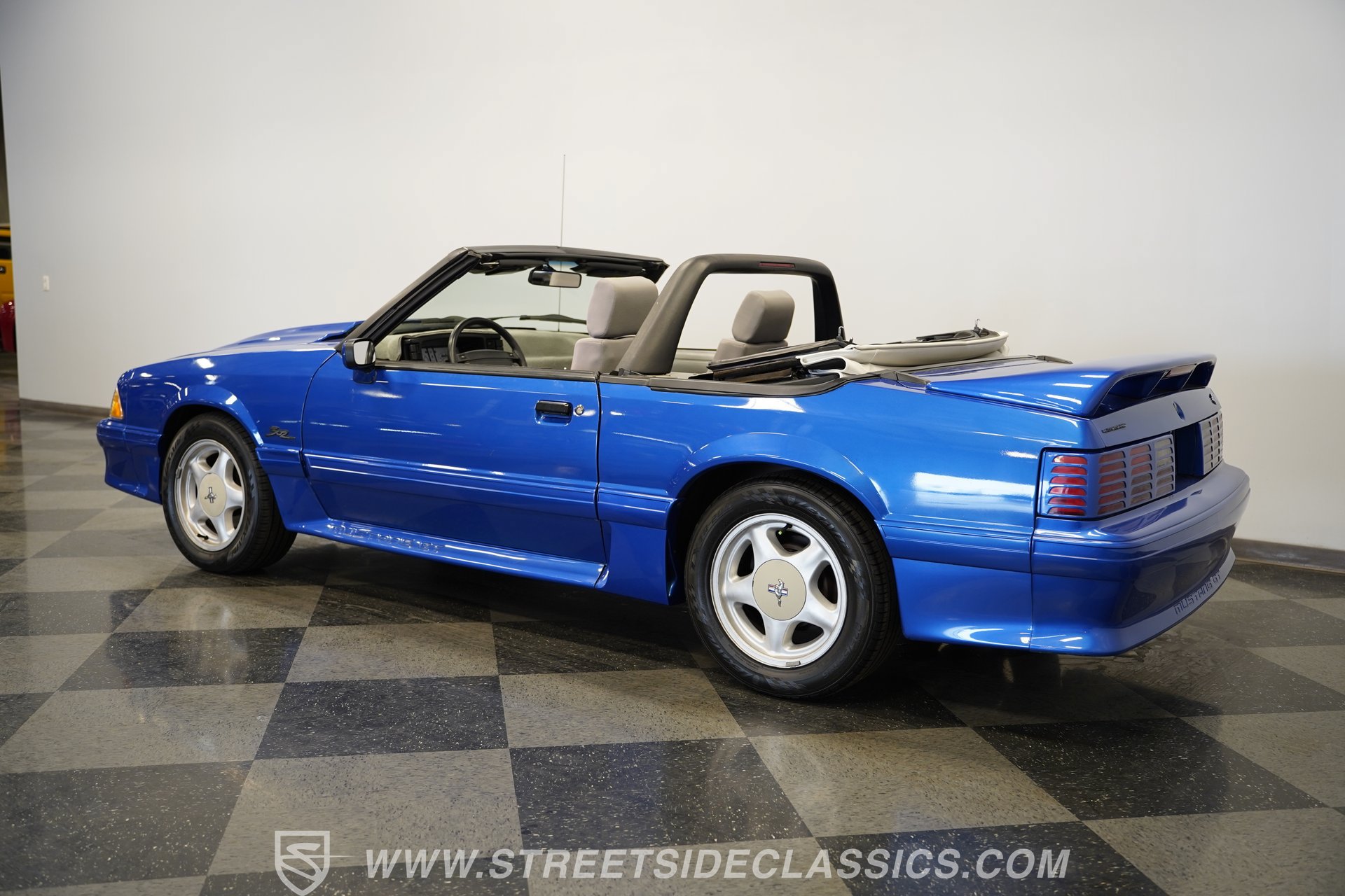 Used 1993 Ford Mustang GT RWD image 10