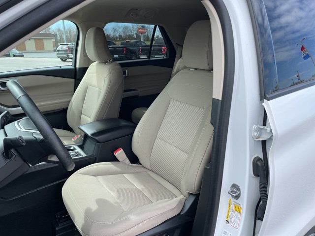 Used 2023 Ford Explorer XLT AWD/4WD image 22